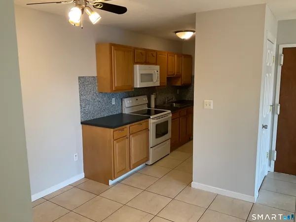 $1,800 | 157 Woodland Drive, Unit 157, Cromwell, CT 06416