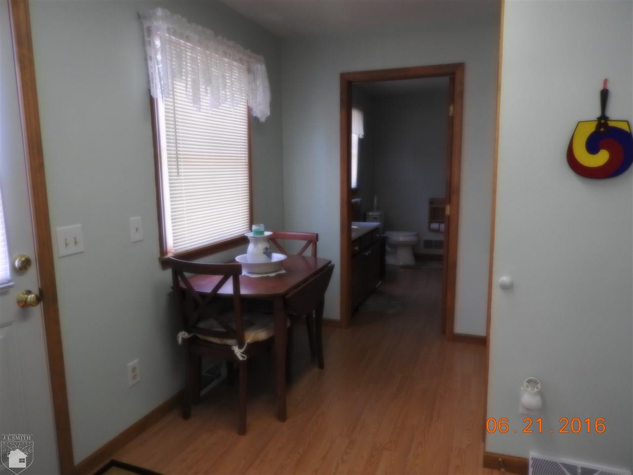 2536 Riverside Drive Port Huron, MI 48060 - Photo 10 of 20 31294783-9.JPG