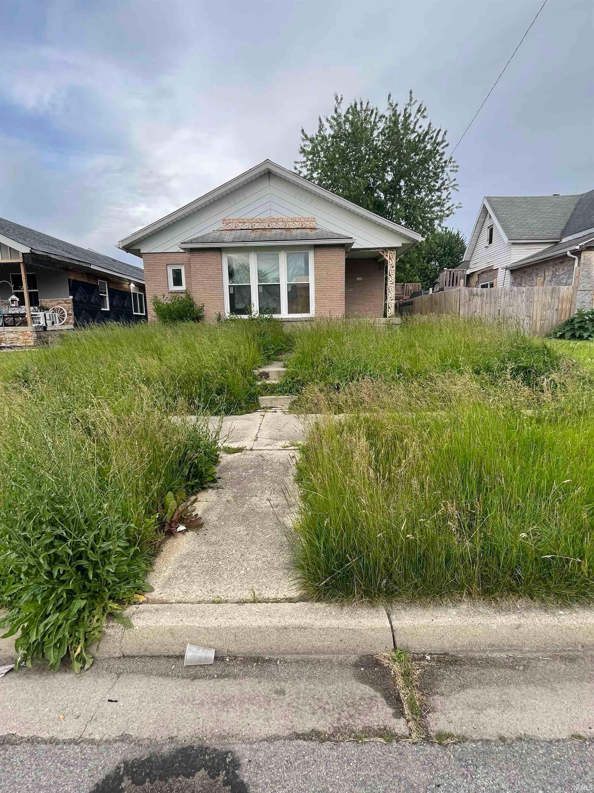2630 Meridian Street Anderson, IN 46016 - Photo 1 of 17