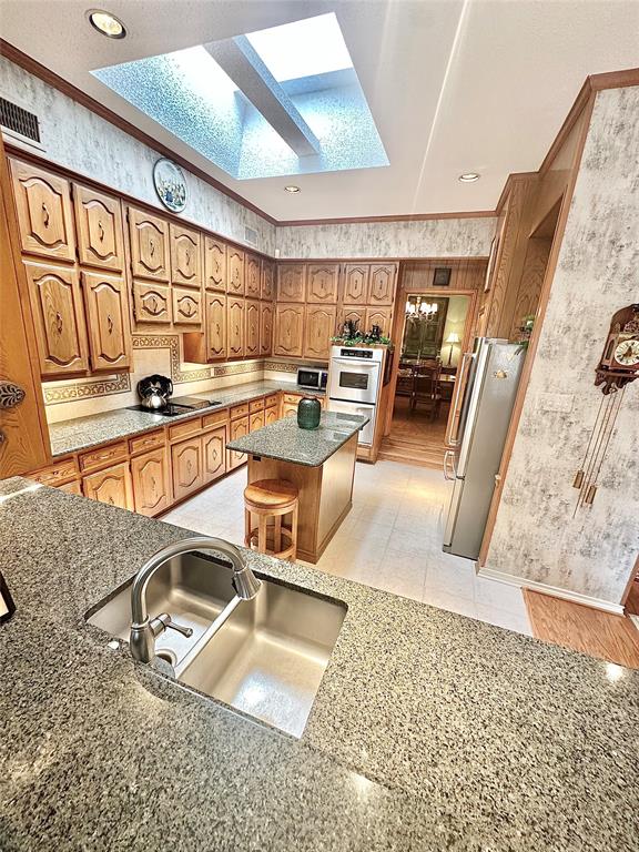 16022 Chalfont Circle Dallas, TX 75248 - Photo 14 of 23
