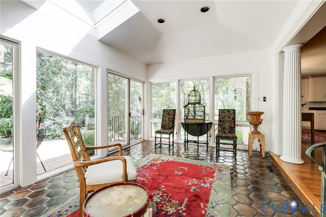 10475 Cherokee Road Richmond, VA 23235 - Photo 26 of 74 Sunroom featuring a skylight, vaulted ceiling, rec