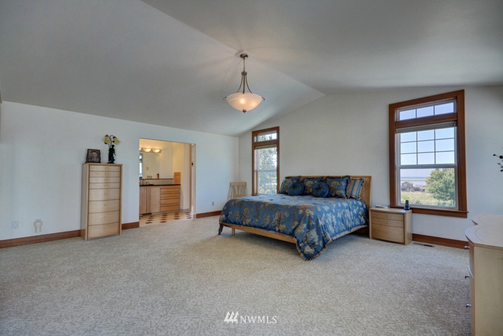 1756 Swantown Road Oak Harbor, WA 98277 - Photo 14 of 25 Gallery Image 14