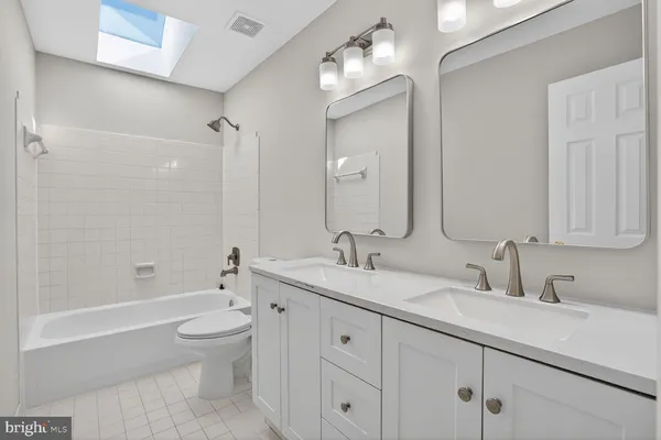 $1,034,900 | 3110 Kinross Circle, Herndon, VA 20171