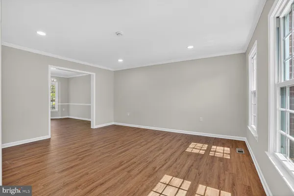 $1,034,900 | 3110 Kinross Circle, Herndon, VA 20171
