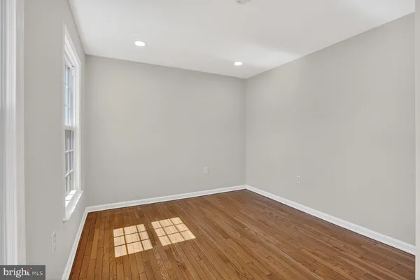 $1,034,900 | 3110 Kinross Circle, Herndon, VA 20171
