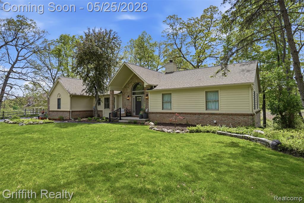 10232 Spencer Road Brighton, MI 48114 - Photo 2 of 57