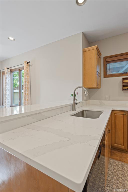 403 Taylor Avenue Rochester, MI 48307 - Photo 16 of 34