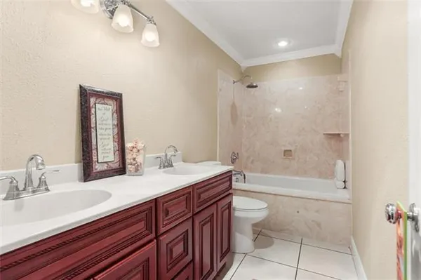 $215,000 | 3813 Deer Run Lane, Harvey, LA 70058