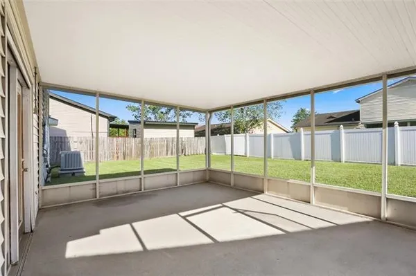 $215,000 | 3813 Deer Run Lane, Harvey, LA 70058