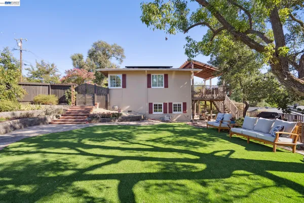 $1,895,000 | 682 Jennie Court, Lafayette, CA 94549