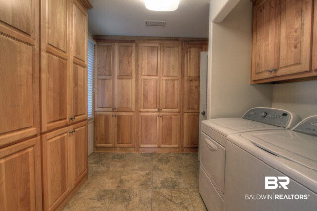 114 Powell Avenue Fairhope, AL 36532 - Photo 13 of 35 laundry room
