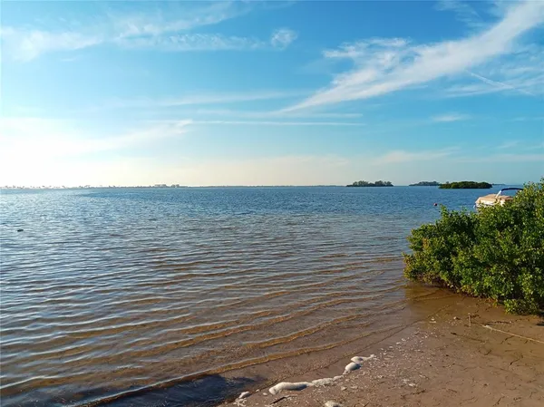 $1,999 | 2700 Bayshore Boulevard, Unit 9301, Dunedin, FL 34698