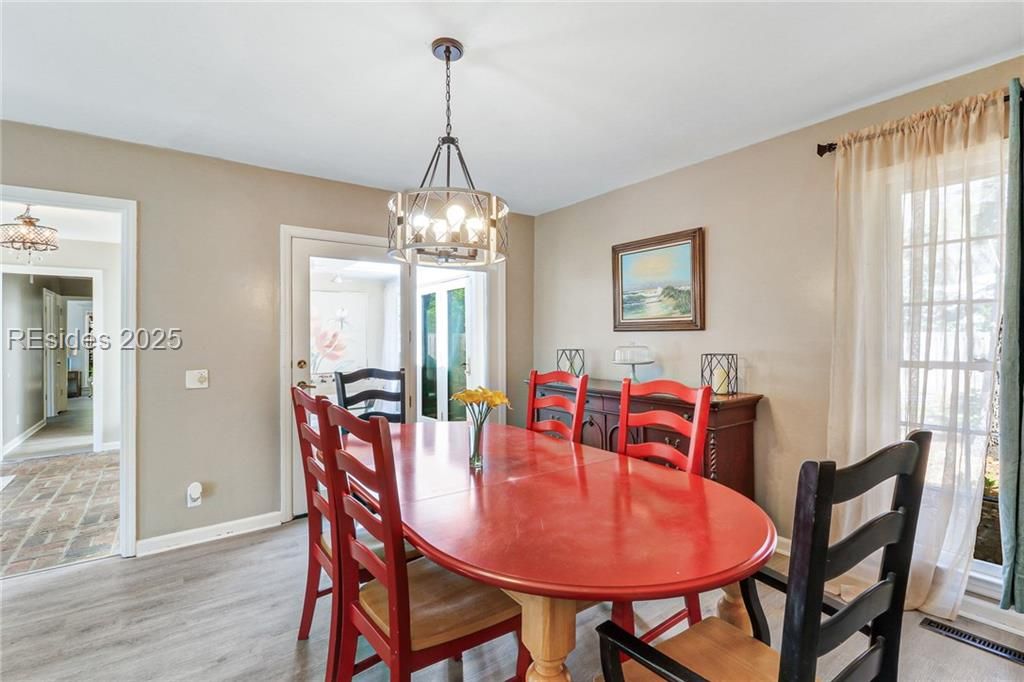 13 Mallard Road Hilton Head Island, SC 29928 - Photo 12 of 44 Dining area with easy access from the kitchen and