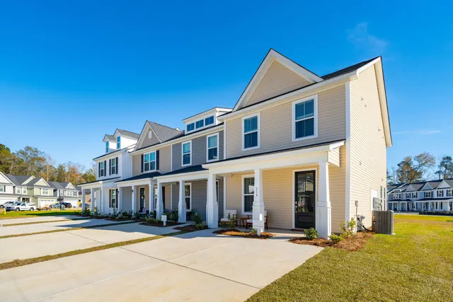 $318,490 | 226 Harding Lane, Goose Creek, SC 29445