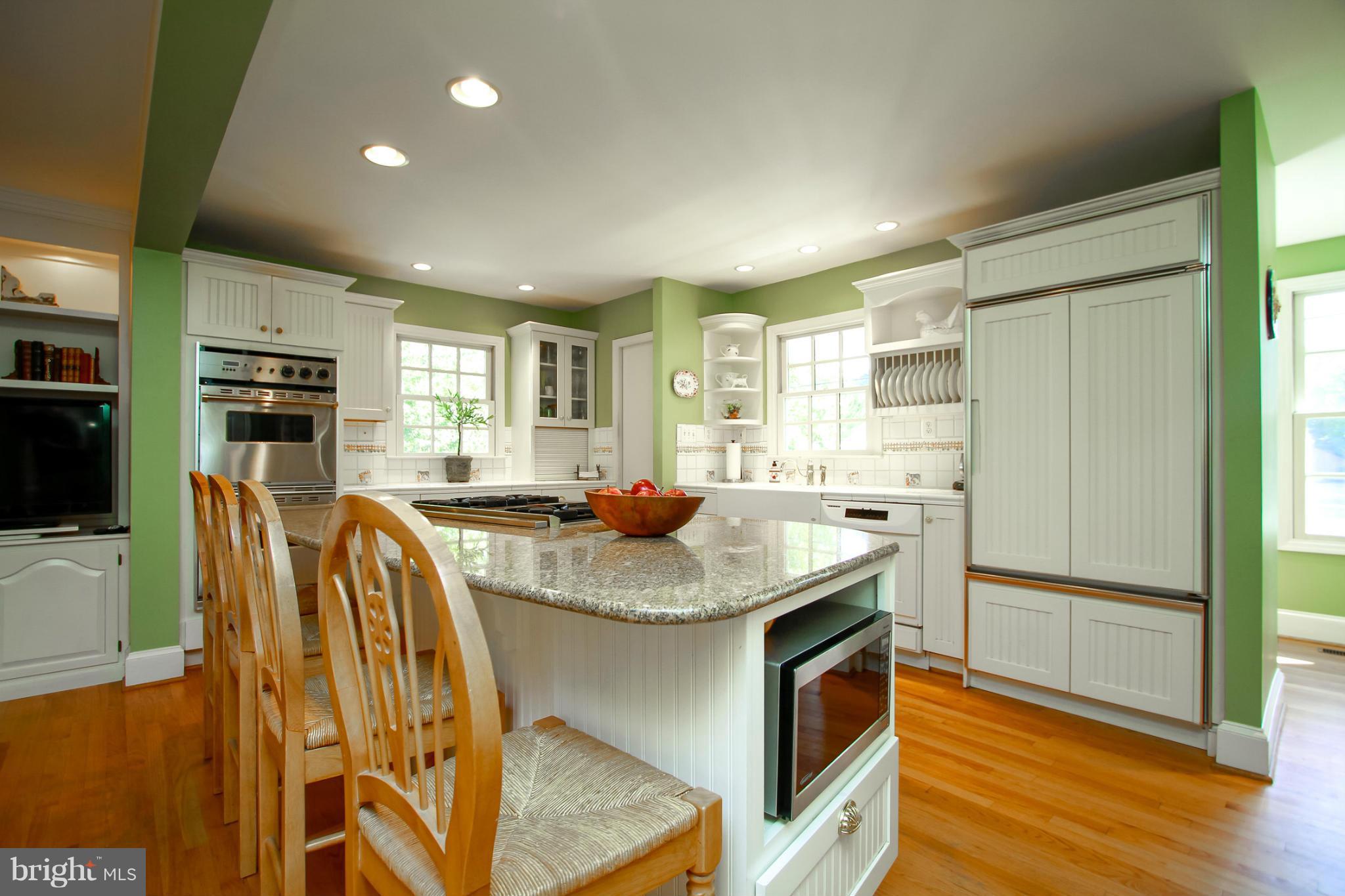 18 Linstead Road Severna Park, MD 21146 - Photo 2 of 30 Kitchen
