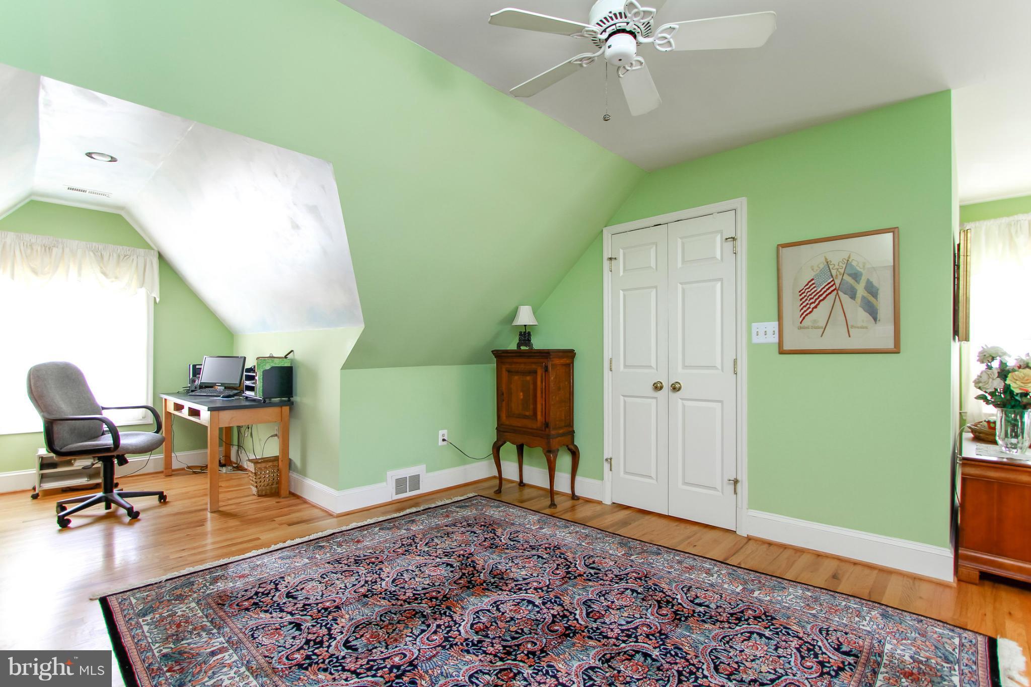 18 Linstead Road Severna Park, MD 21146 - Photo 17 of 30 Bedroom (Master) Office Area