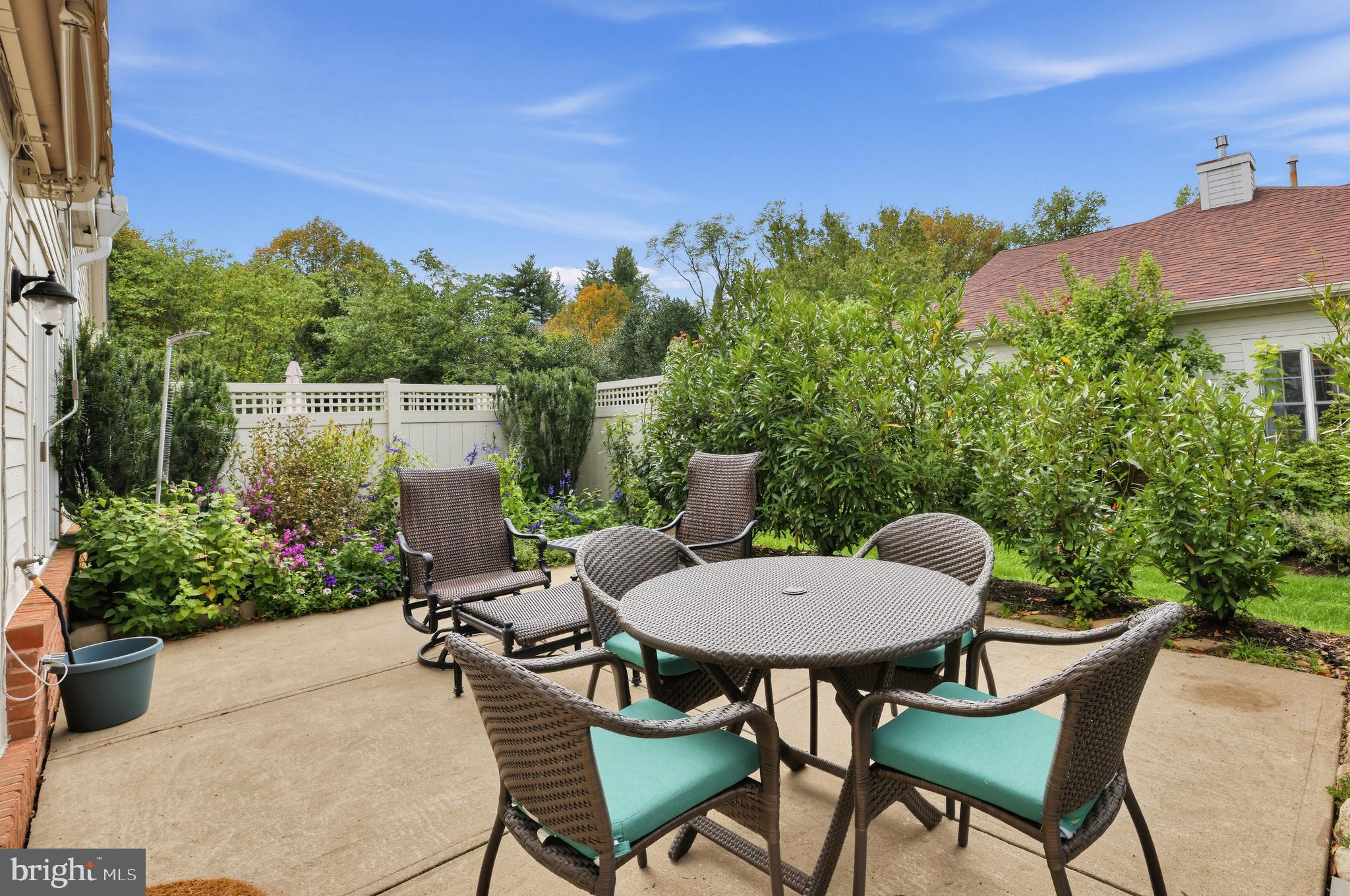 38 Hedge Row Road Princeton, NJ 08540 - Photo 24 of 25 Outdoor patio garden