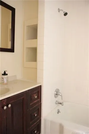 $3,100 | 200 St John Street, New Haven, CT 06511