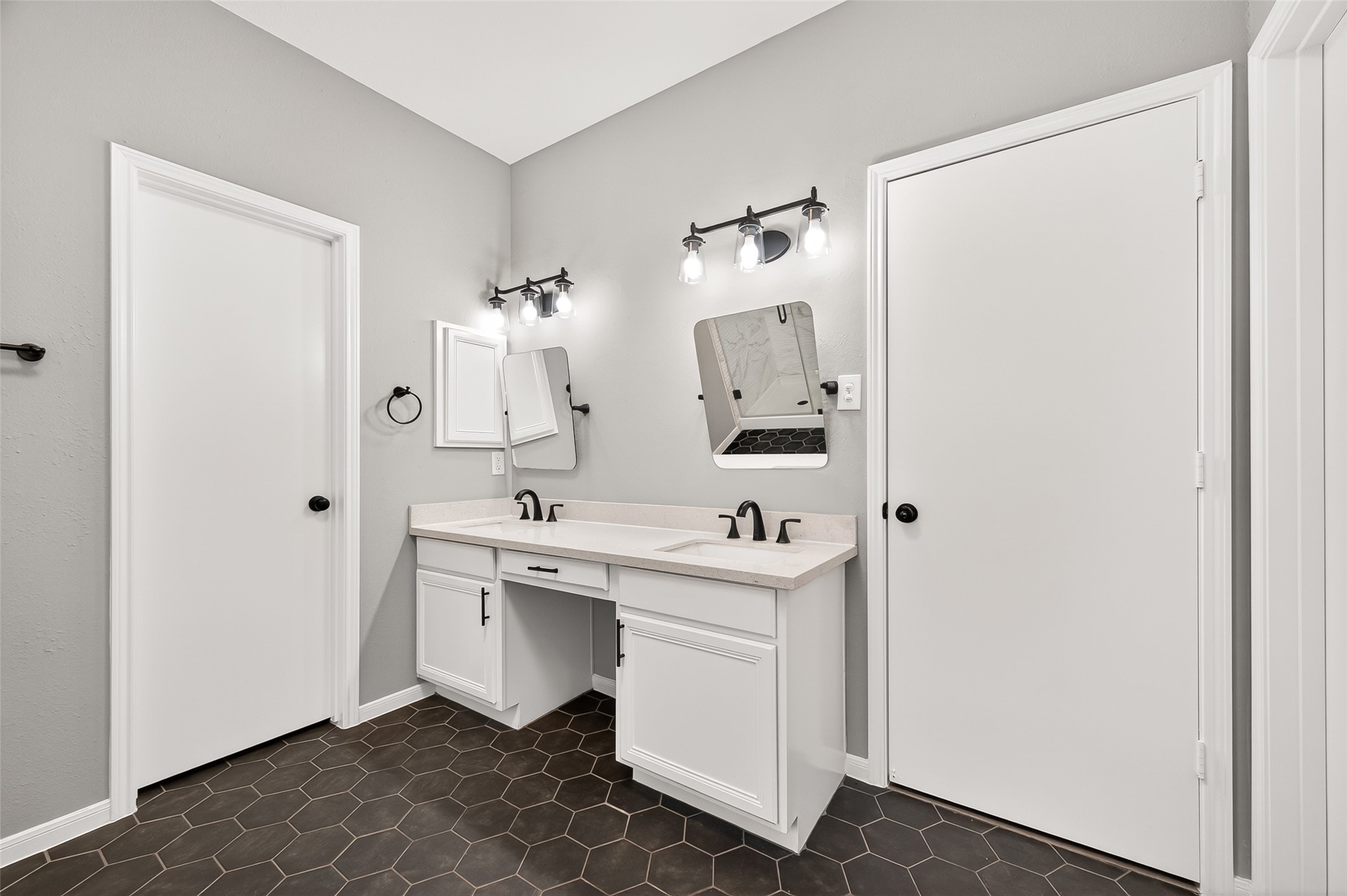 23810 Spring Way Drive Spring, TX 77373 - Photo 22 of 35 a view of bathroom with dual sinks