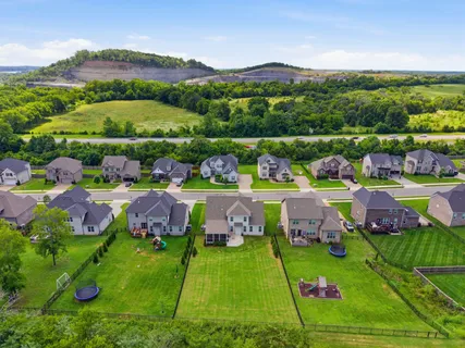 $650,000 | 269 Crooked Creek Lane, Hendersonville, TN 37075