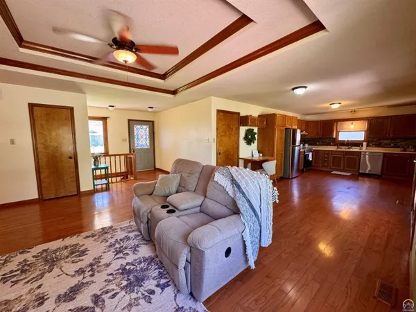 $289,000 | 306 7th Street, Hoyt, KS 66440