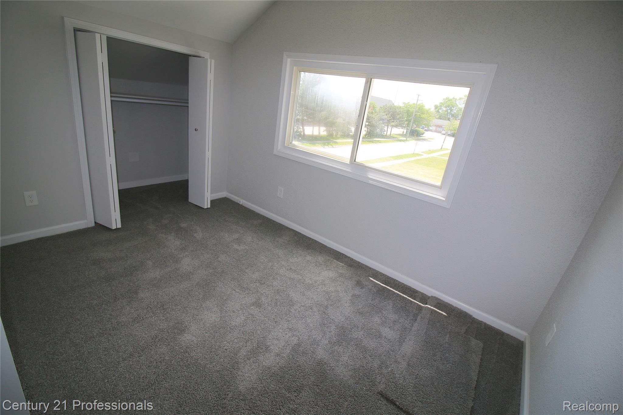 8071 Rivard Avenue Warren, MI 48089 - Photo 16 of 30 8071Rivard06JN03 (33).JPG