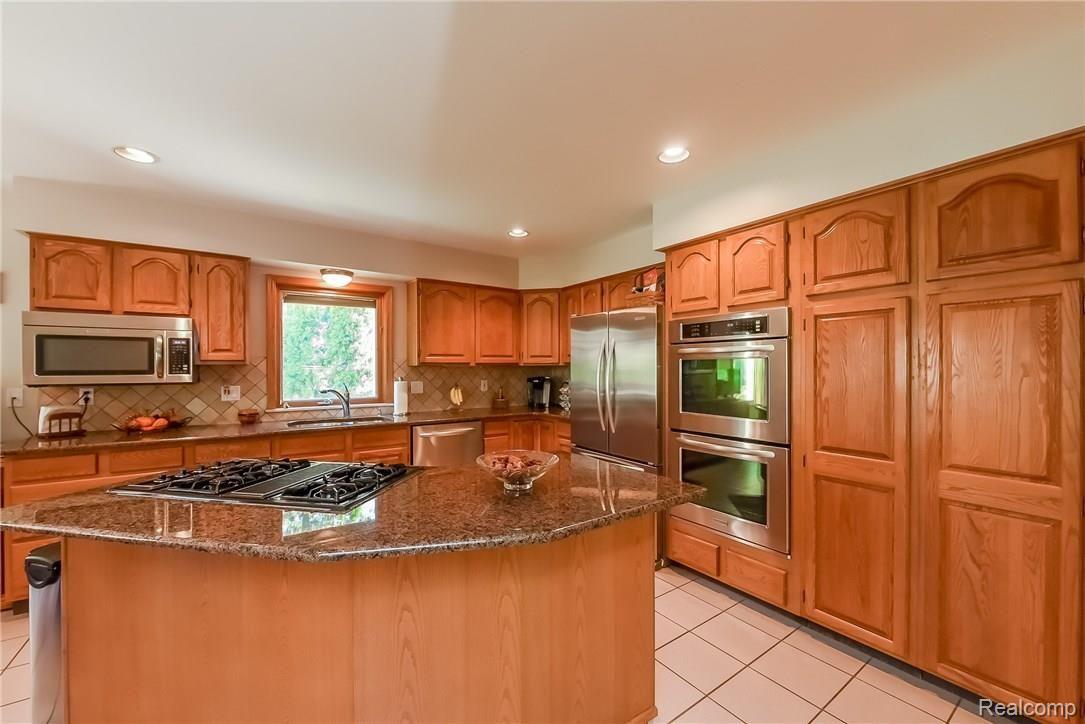 36140 Hardenburg Road Farmington, MI 48331 - Photo 41 of 69 0059.jpg