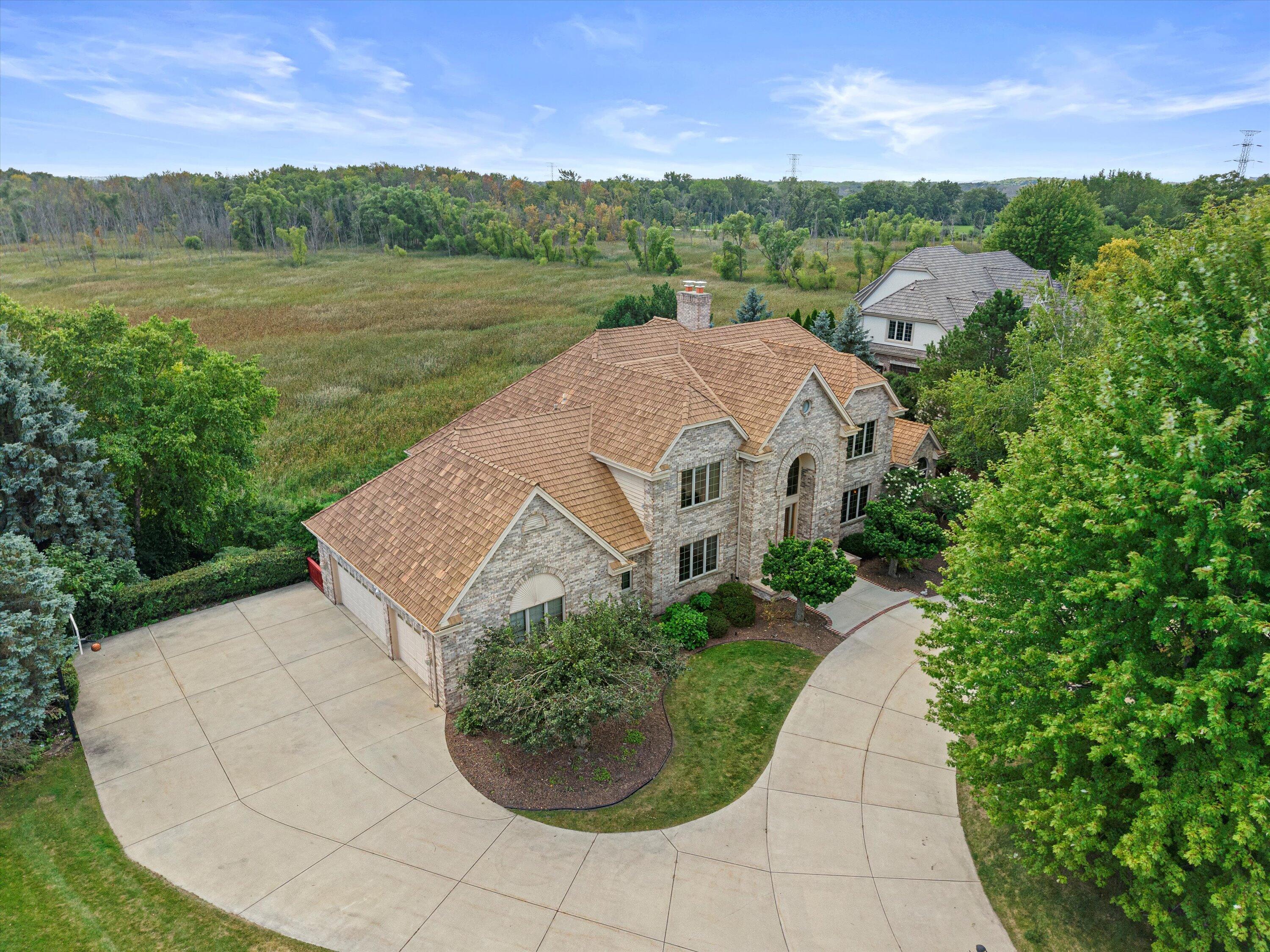 19475 Summerhill Lane Brookfield, WI 53045 - Photo 1 of 82 07-DJI_20250828141559_0859_D