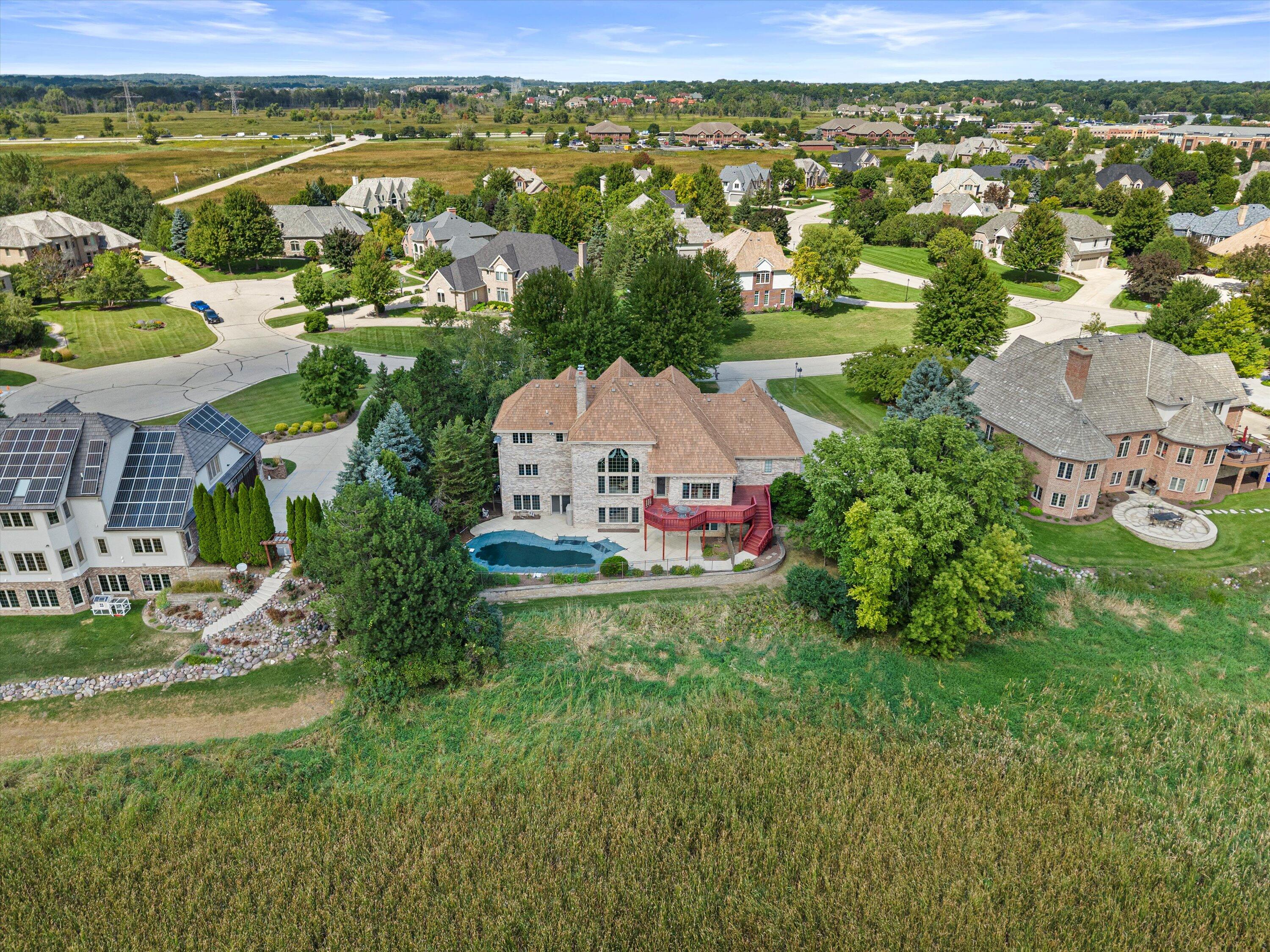 19475 Summerhill Lane Brookfield, WI 53045 - Photo 7 of 82 13-DJI_20250828141951_0899_D