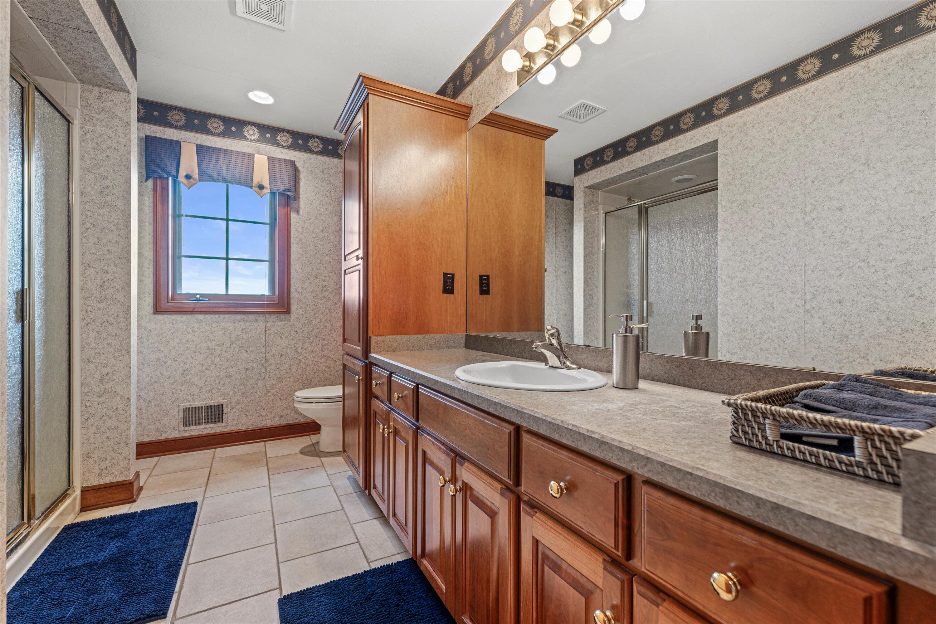 19475 Summerhill Lane Brookfield, WI 53045 - Photo 46 of 82 Upstairs Full Bath