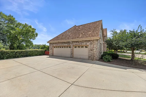 $1,675,000 | 19475 Summerhill Lane, Brookfield, WI 53045