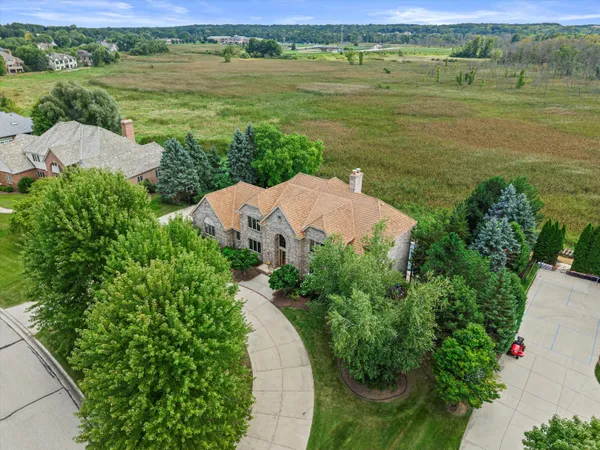 $1,675,000 | 19475 Summerhill Lane, Brookfield, WI 53045