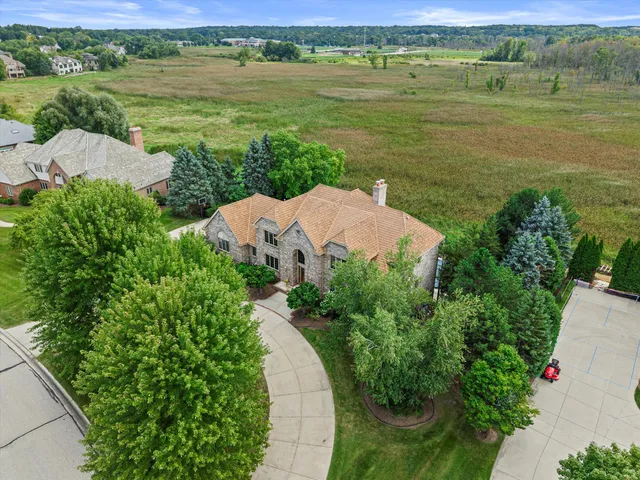 $1,675,000 | 19475 Summerhill Lane, Brookfield, WI 53045