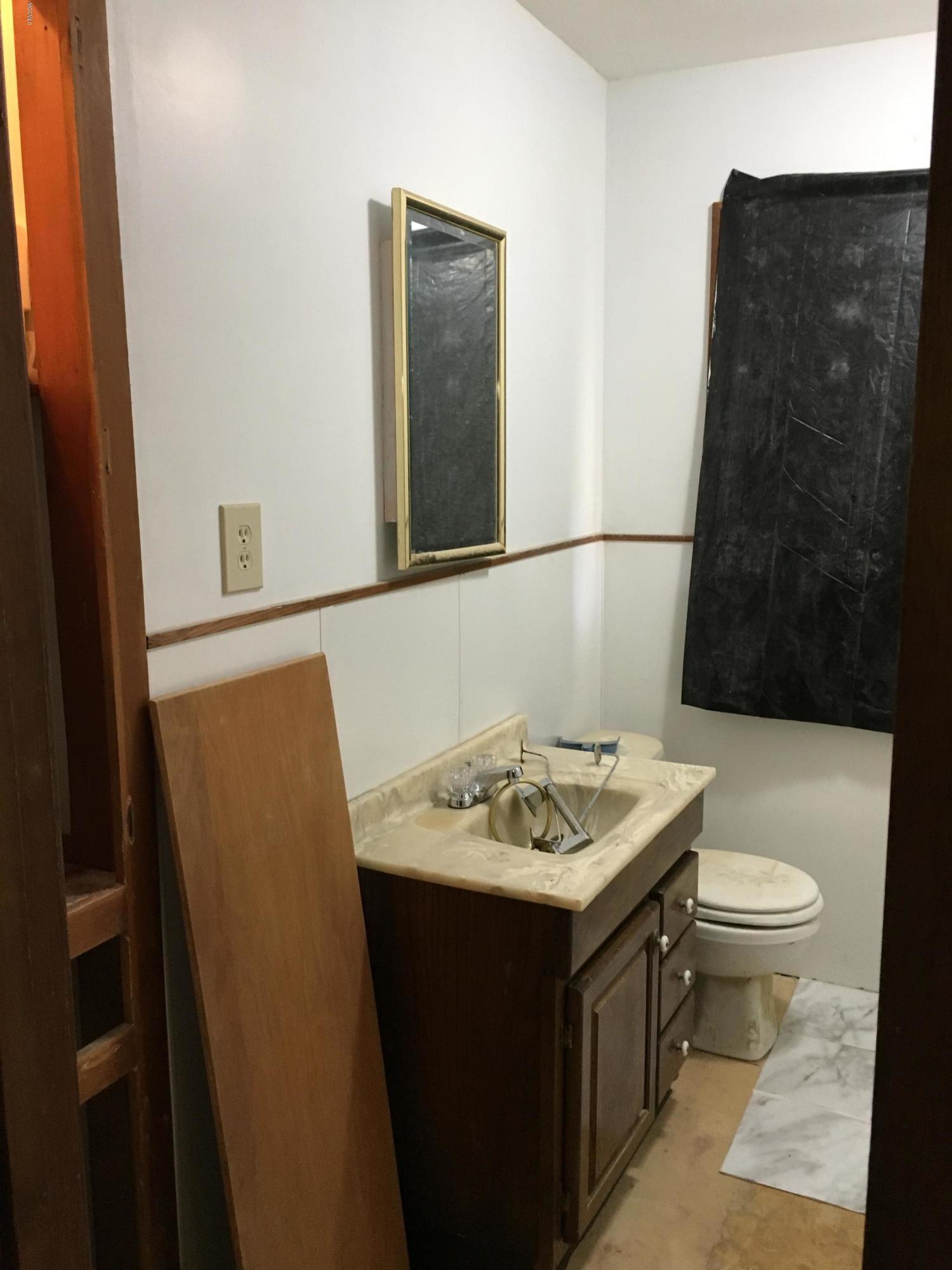 15576 Three Rivers Road Biloxi, MS 39532 - Photo 26 of 38 bathroom
