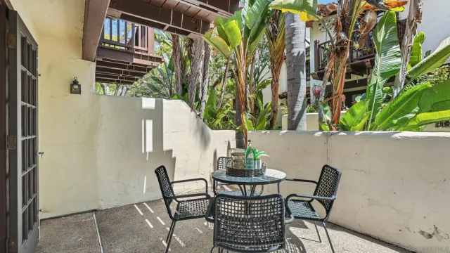 $1,299,000 | 8680 Villa La Jolla Drive, Unit 4, La Jolla, CA 92037
