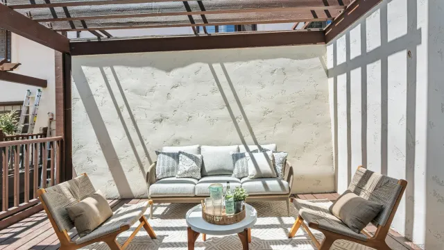 $1,299,000 | 8680 Villa La Jolla Drive, Unit 4, La Jolla, CA 92037