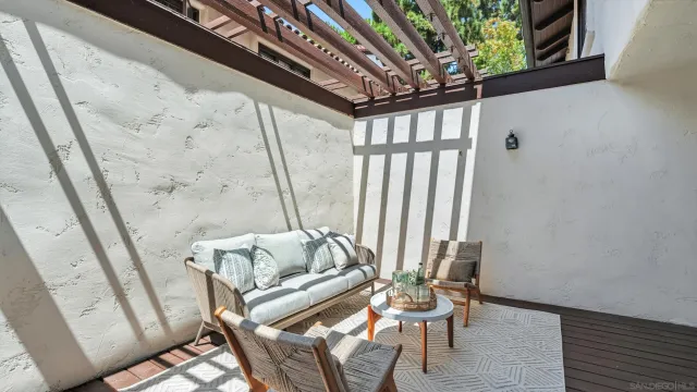 $1,299,000 | 8680 Villa La Jolla Drive, Unit 4, La Jolla, CA 92037