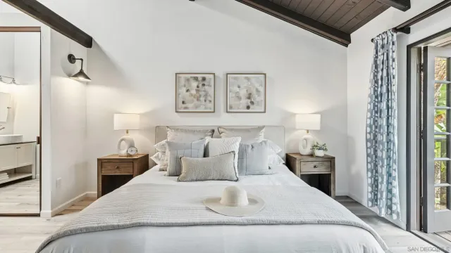 $1,299,000 | 8680 Villa La Jolla Drive, Unit 4, La Jolla, CA 92037