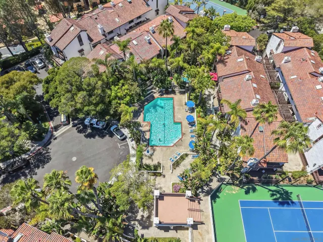 $1,299,000 | 8680 Villa La Jolla Drive, Unit 4, La Jolla, CA 92037