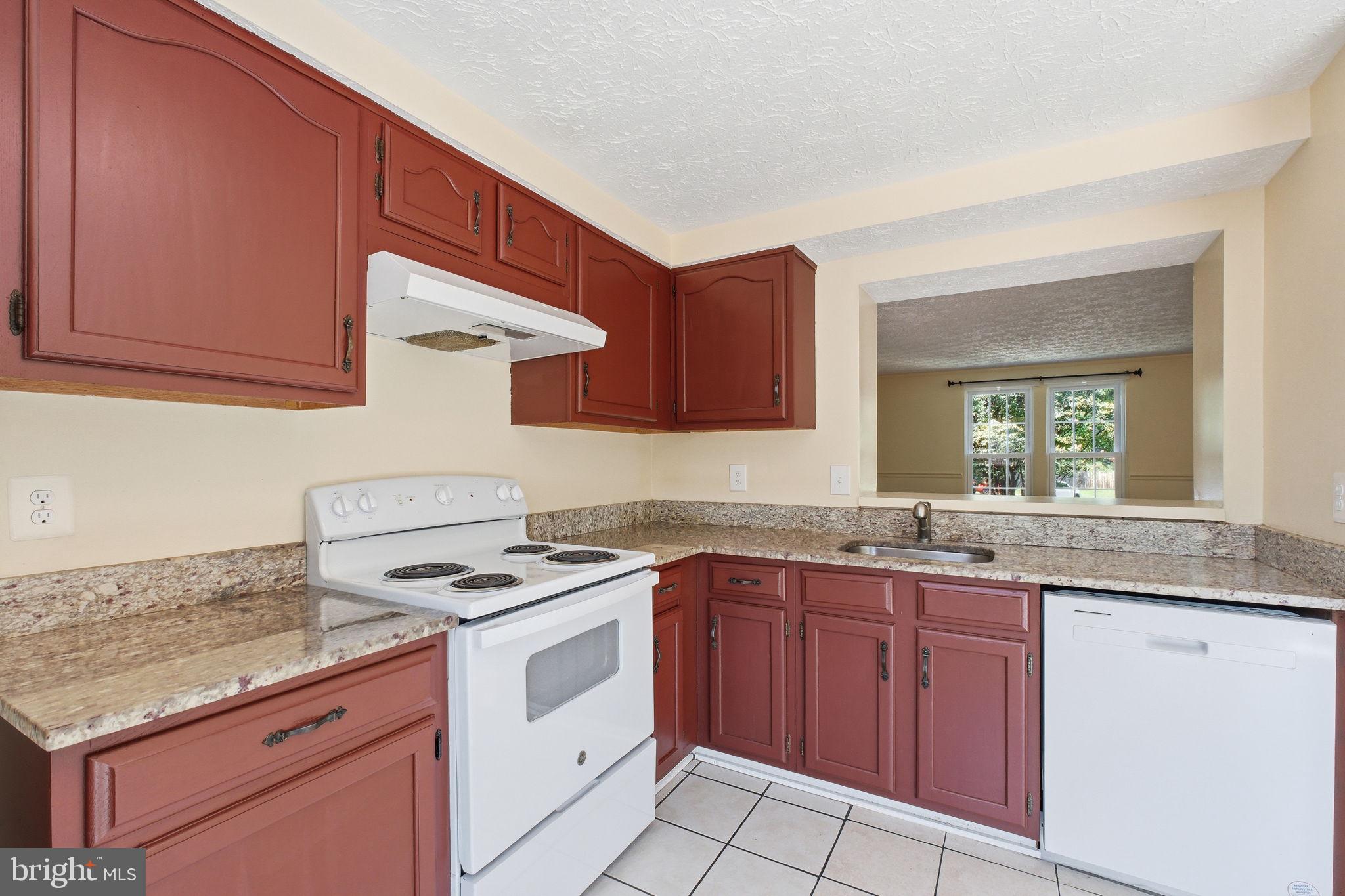 6989 Villa-Del-Rey Court Springfield, VA 22150 - Photo 5 of 20 Gallery Image 5