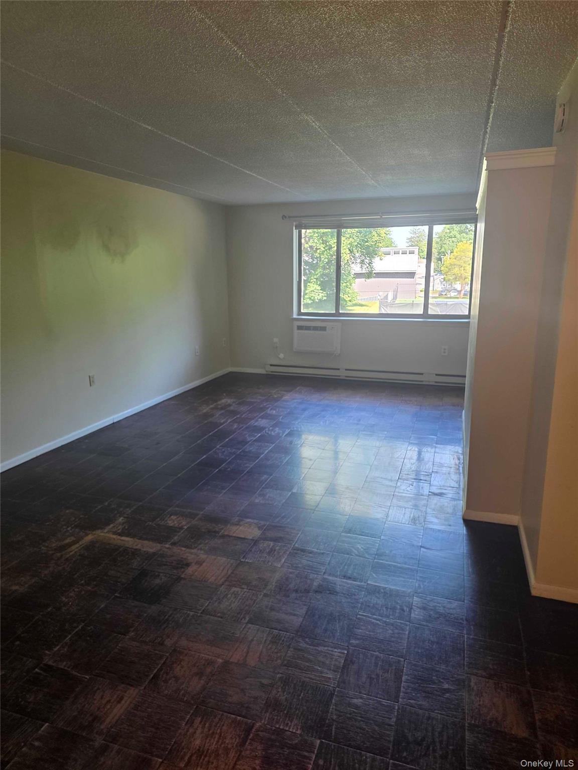 160 Academy Street, Unit 3P Poughkeepsie, NY 12601 - Photo 2 of 7