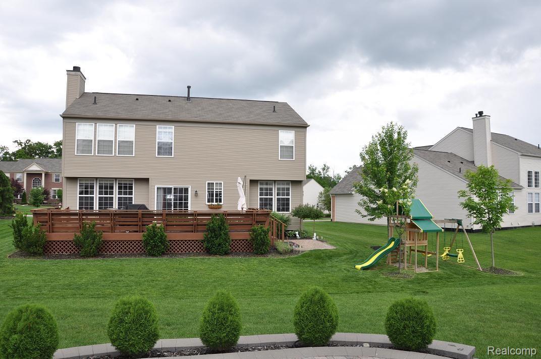 4077 Merriman Loop Howell, MI 48843 - Photo 2 of 18 Backyard