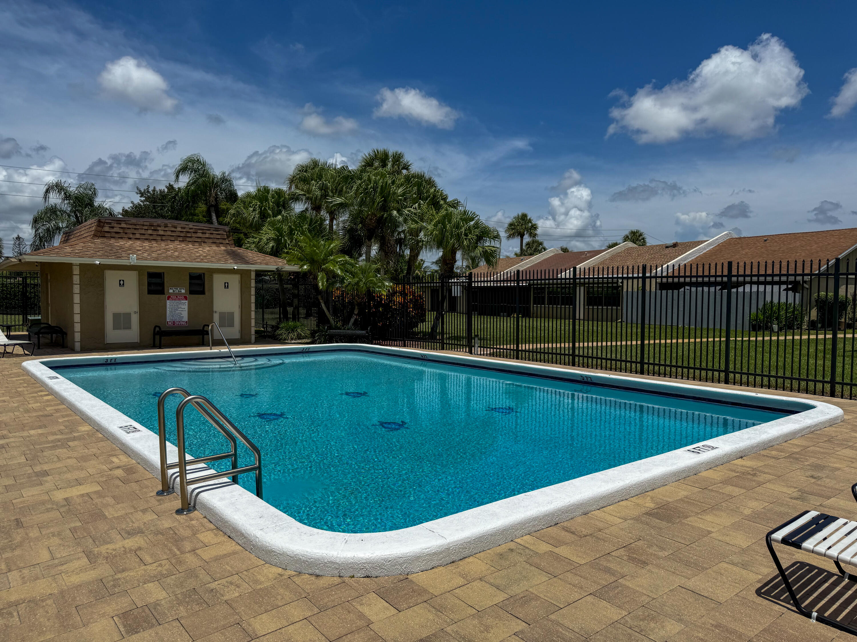 10295 Boca Bend West, Unit L2 Boca Raton, FL 33428 - Photo 16 of 21 Pool