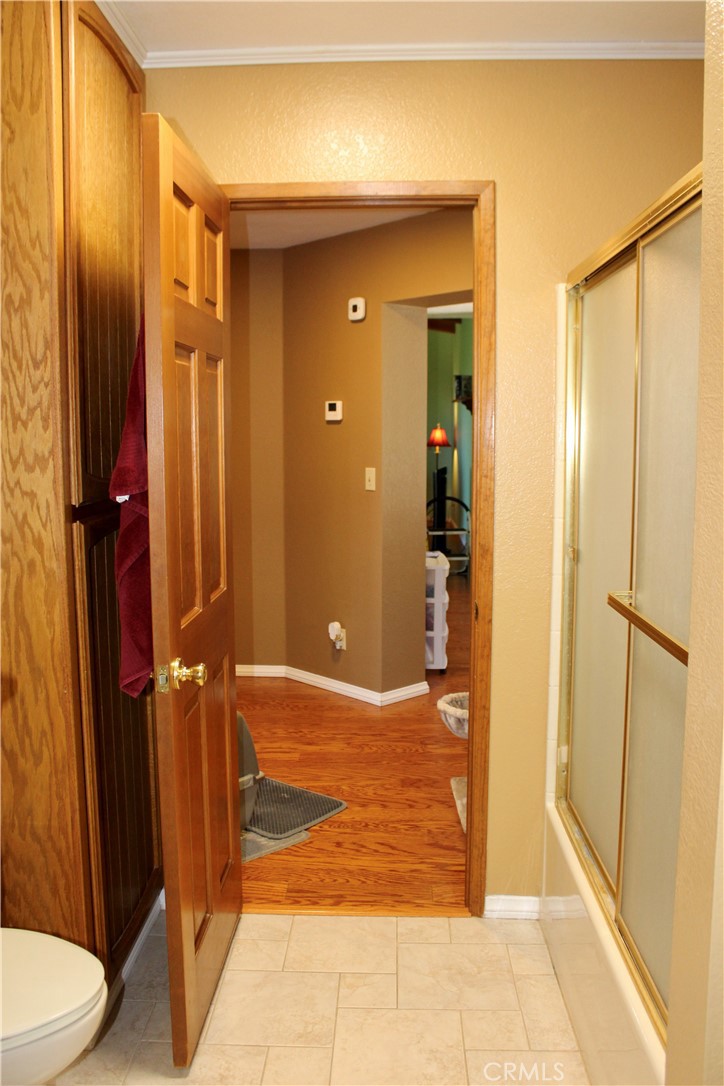 945 Nielson Road Pinon Hills, CA 92372 - Photo 18 of 51 Bathroom 2