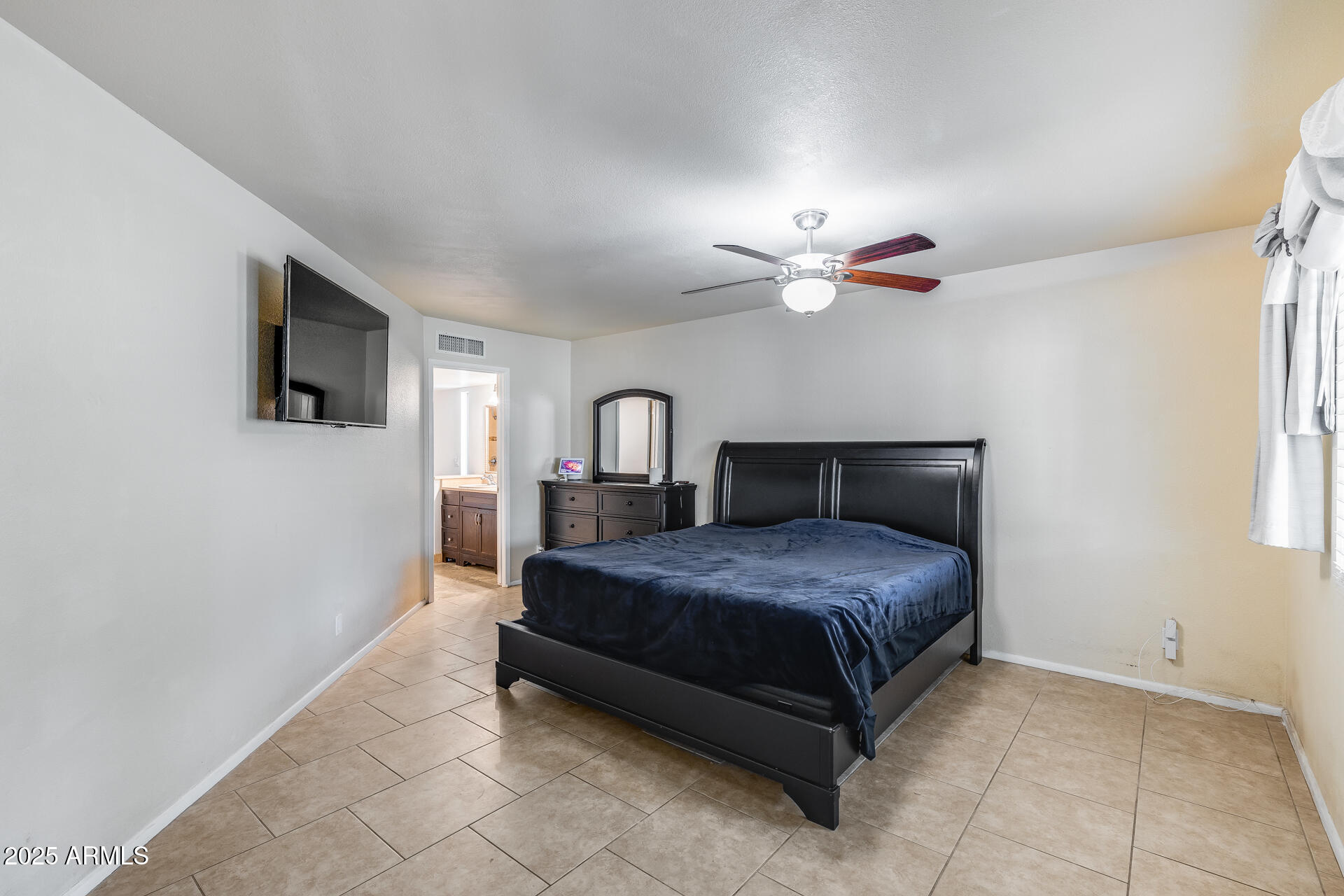 2102 West Marco Polo Road Phoenix, AZ 85027 - Photo 12 of 31 Primary Bedroom