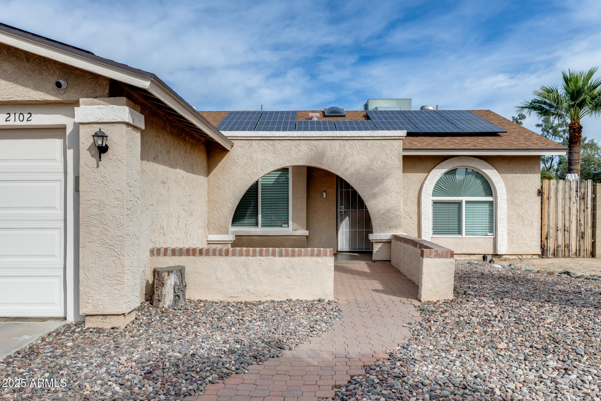 2102 West Marco Polo Road Phoenix, AZ 85027 - Photo 28 of 31 Sylish and private entry