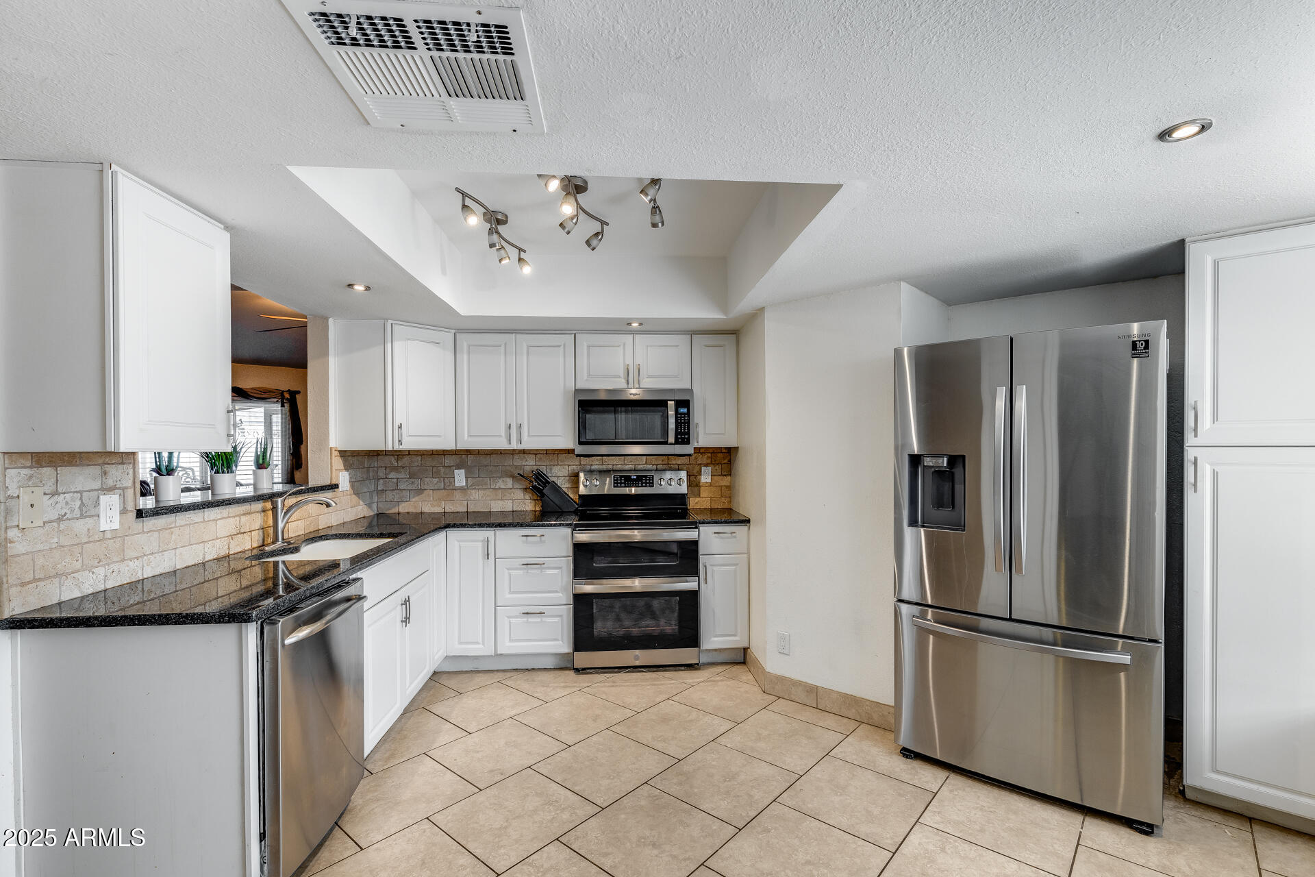 2102 West Marco Polo Road Phoenix, AZ 85027 - Photo 2 of 31 Updated kitchen