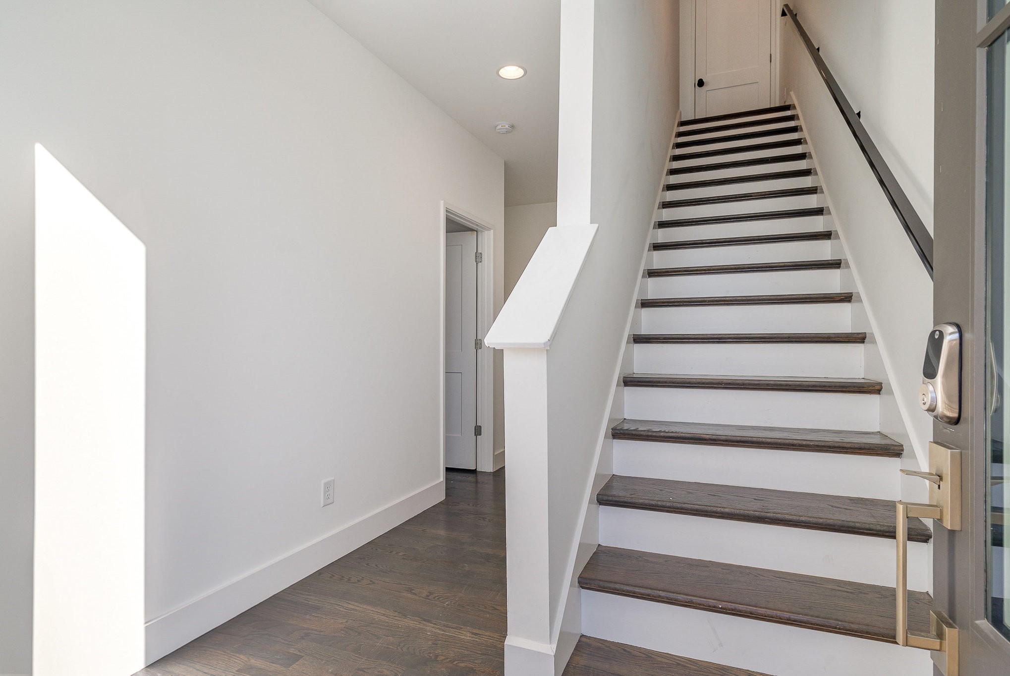 1699 Lischey Avenue Nashville, TN 37207 - Photo 23 of 45 a view of entryway