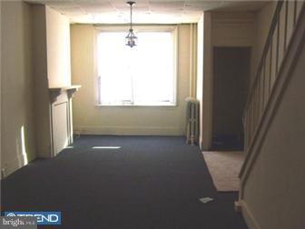 3090 Ruth Street Philadelphia, PA 19134 - Photo 3 of 12 Living Room