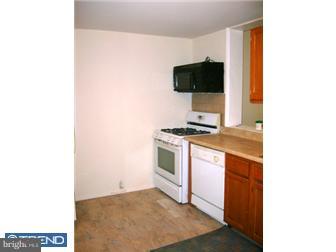 3090 Ruth Street Philadelphia, PA 19134 - Photo 5 of 12 Kitchen